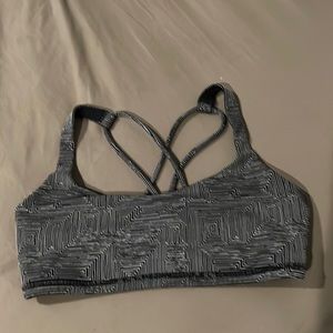 Lululemon sport Lululemon sport bra size 6. Padding inserts not included.